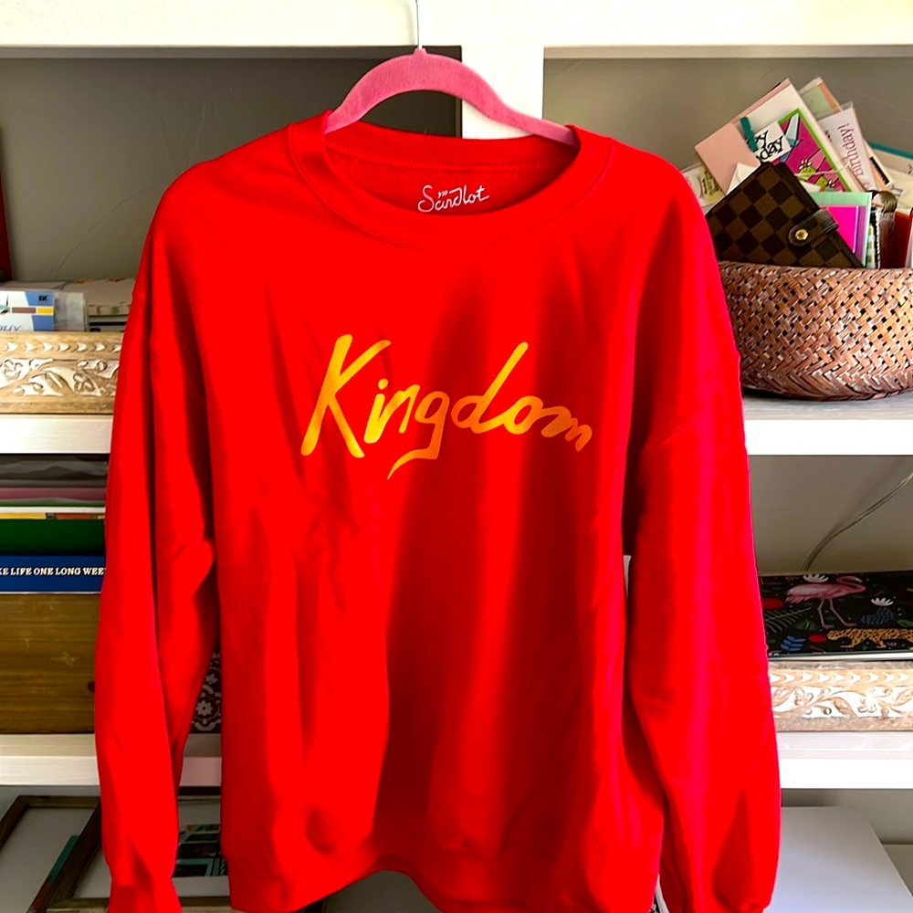 Like New red Sandlot KINGDOM Chiefs Crewneck sweatshirt. Size large! 🏈